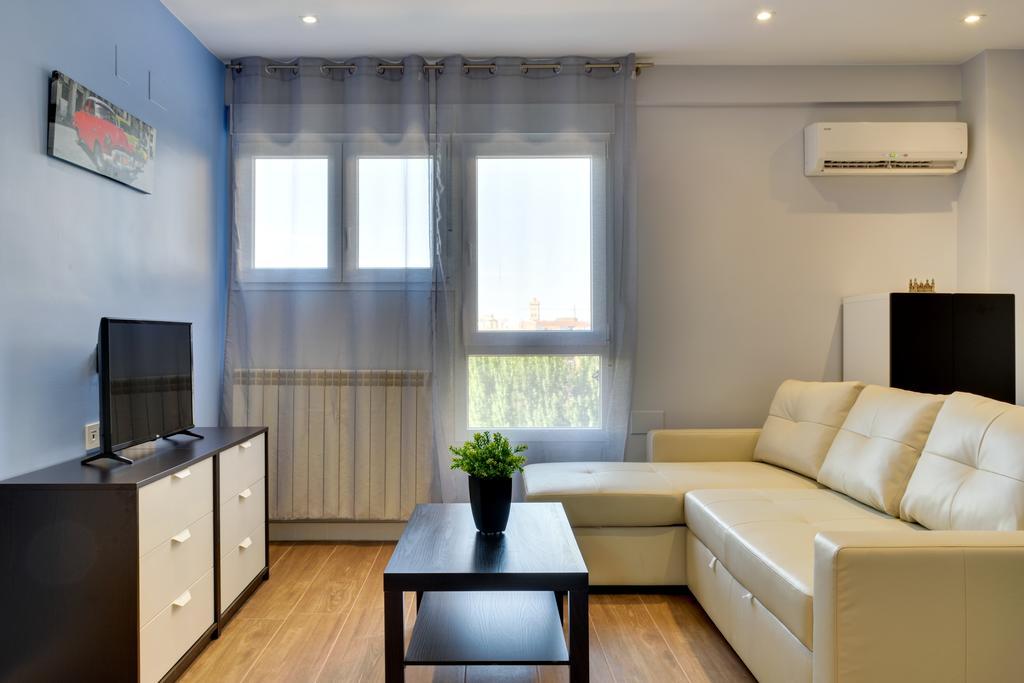 Apartamentos San Lazaro Zaragoza Buitenkant foto