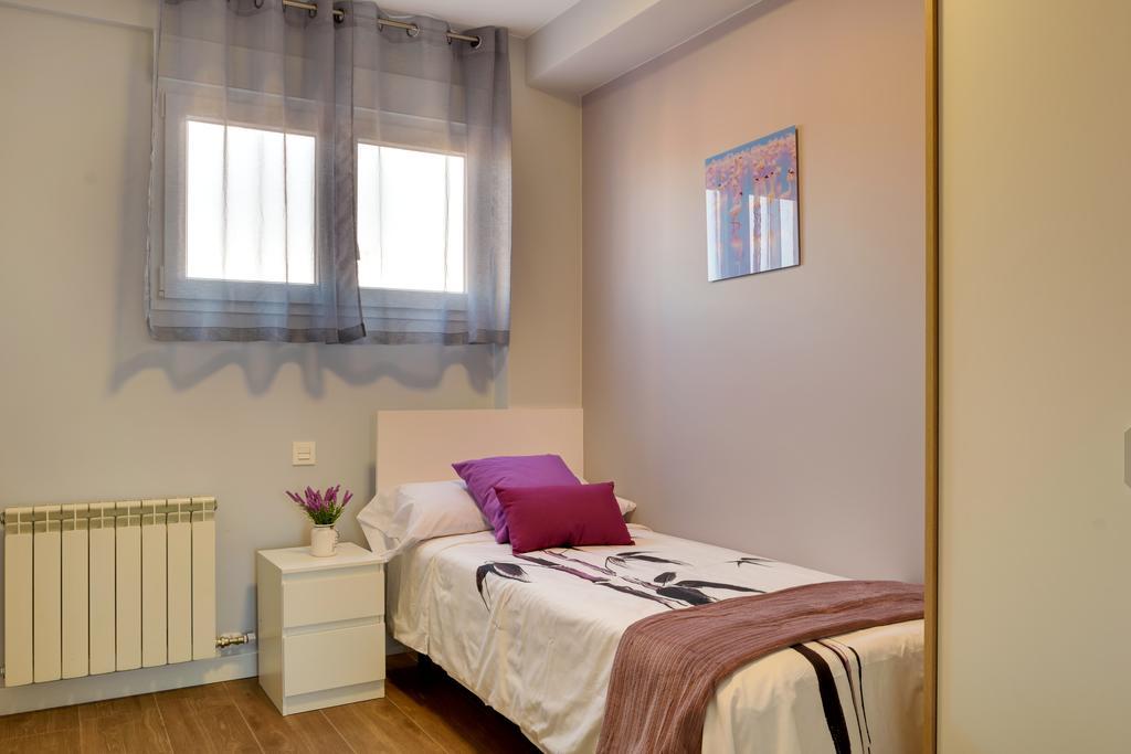 Apartamentos San Lazaro Zaragoza Kamer foto